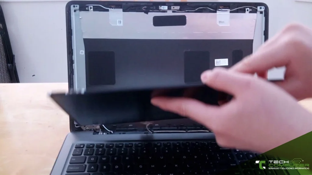 cambio de pantalla notebook