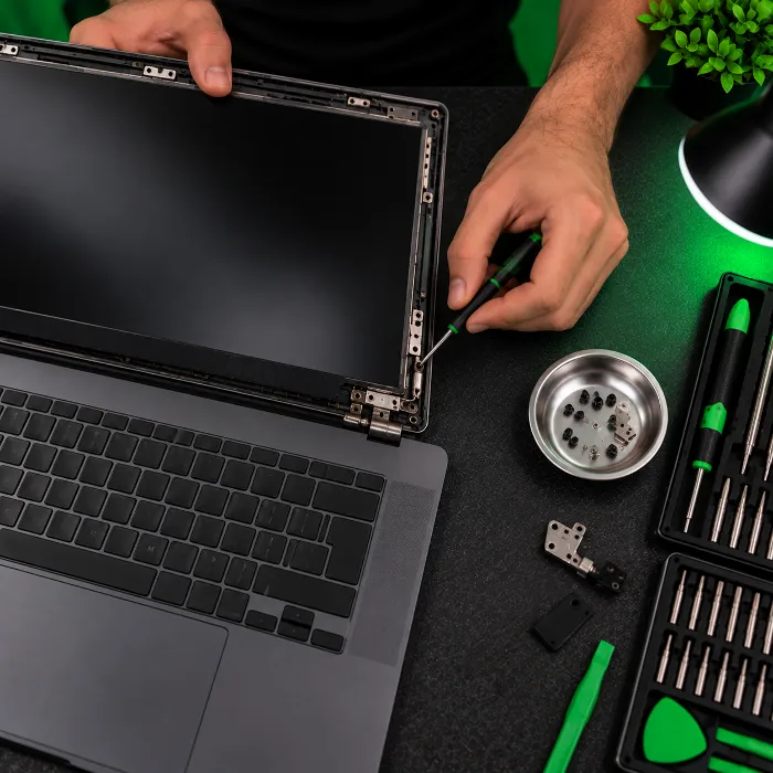 Reparación de bisagra de notebook